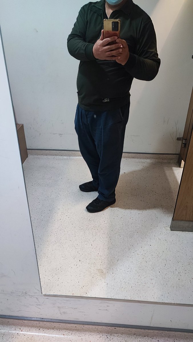 絲情襪意 tweet media