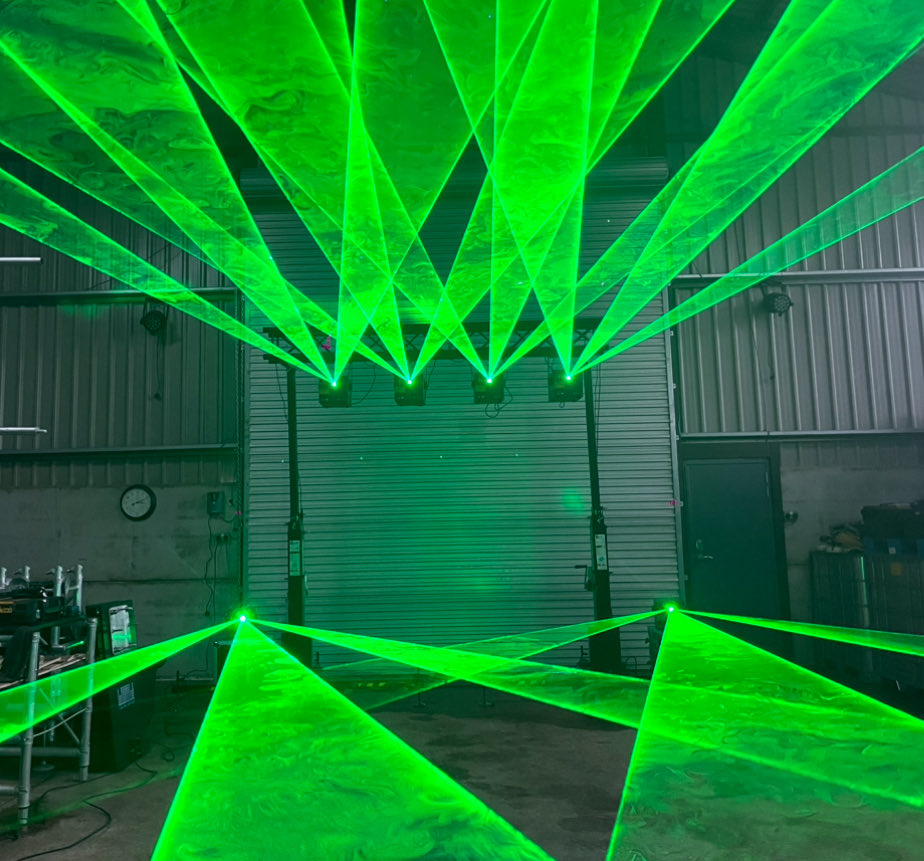pa_hire_oxford's tweet photo. Some green laser action! Transform your next event with these powerful effects. #Lasers #RGB_Lasers #Sound_Hire #Stage_Hire #LED_Screen_Hire #Lighting_Hire #Sound_And_Light_Guys https://t.co/19DQ2KMoIC