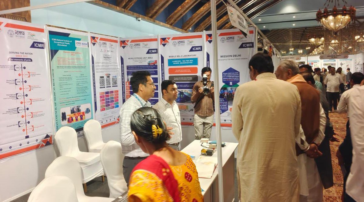 Hon’ble Union Cabinet Minister Minister Sh @PRupala for @Min_FAHD graced @ICMRDELHI stall at Mega Exhibition on Rural Technology & Aatmanirbhar Bharat, GarviGujarat – 2024 and saw the scientific work of the ICMR institutes.