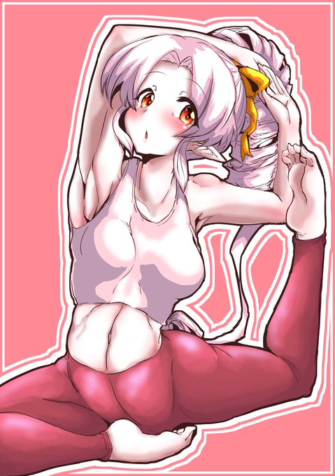 今日の日課はへそ出しタンクトップ&ヨガパンツついなちゃんです 