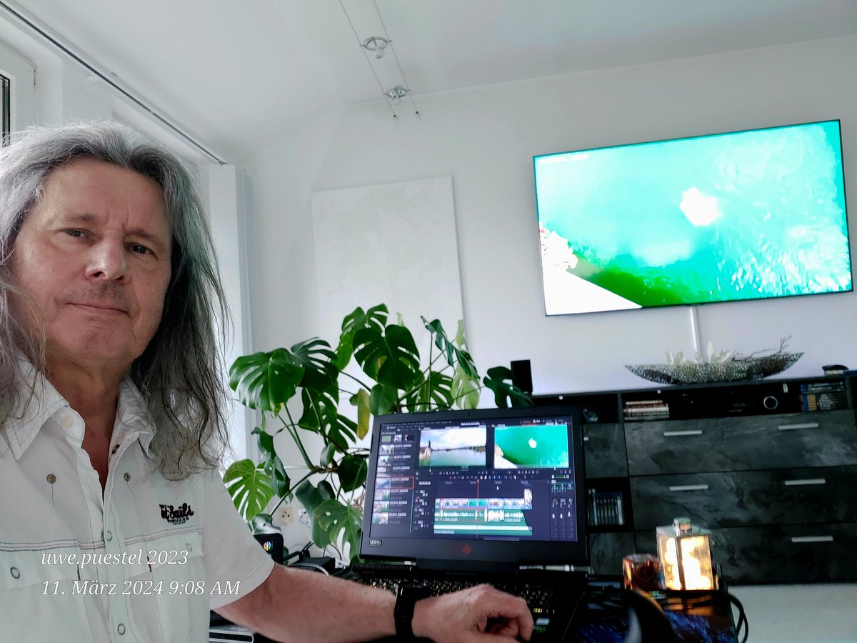 UwePuestel's tweet photo. Hallo Welt, der alte Musikfreak Uwe wünscht eine angenehme Woche. Heute das Video "Die Brückenspringer in Stein am Rhein (Schweiz) " fertig gestellt mit DaVinci Resolve. Carpe diem. https://t.co/nKhiBml1Jo