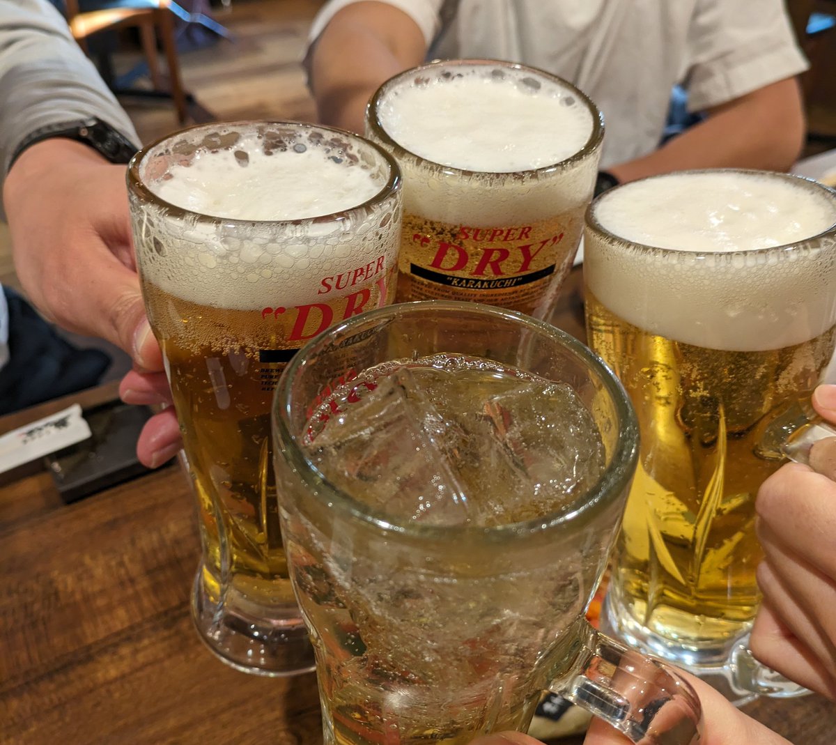 lionmark_run's tweet photo. 脹脛→膝と不調続きで走れず、3月にハーフで復帰する目標は🙅‍♀
でも楽しみにしていたリレマラに参加！リハのPTさんからは「医療者ならみんな🏃‍♀ダメって言うと思いますw」と呆れられたけど、気をつけて走りました🙏💦
賑やかしでも混ぜてくれてありがとう✨

#横浜さん残業頑張れ
#幻のとっきー https://t.co/5ZtpguluUz
