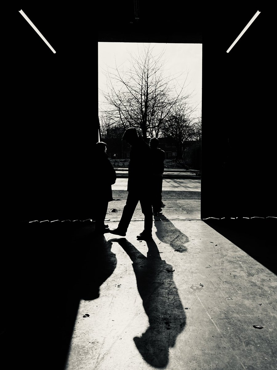 matt_cork's tweet photo. Final few from Saturdays wander with Mr Marland & the @modernistsoc mob… 📷 🏙️🐝
#manchester #ardwick #umist #renoldbuilding #shadows #architecture #streetphotography #blackandwhitephotography https://t.co/Sdz7LVUQ2c