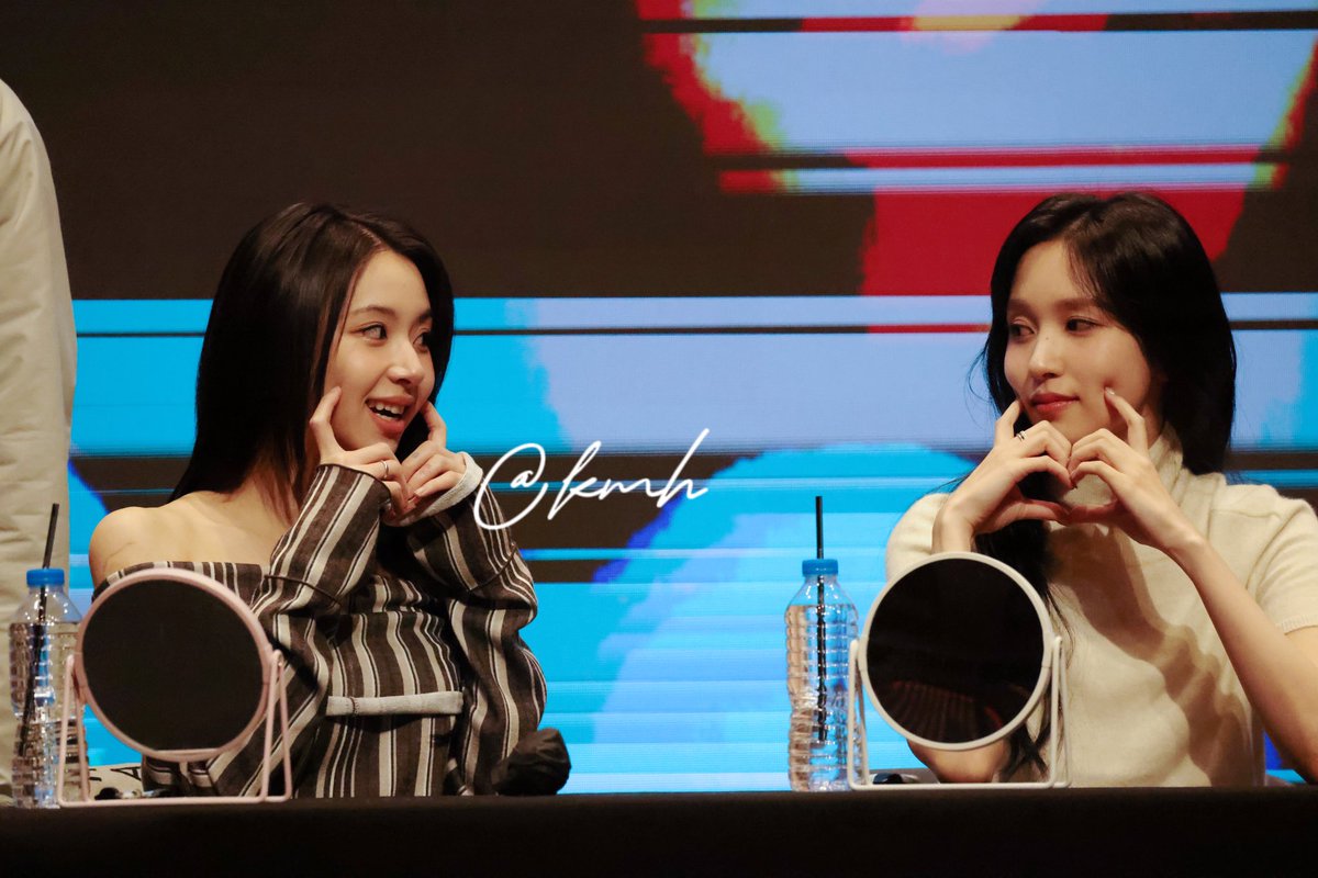 runningturtleny's tweet photo. 240309 뮤직코리아 팬싸인회

#Mina #Chaeyoung #TWICE #미나 #채영  #트와이스 https://t.co/9MydRP4web