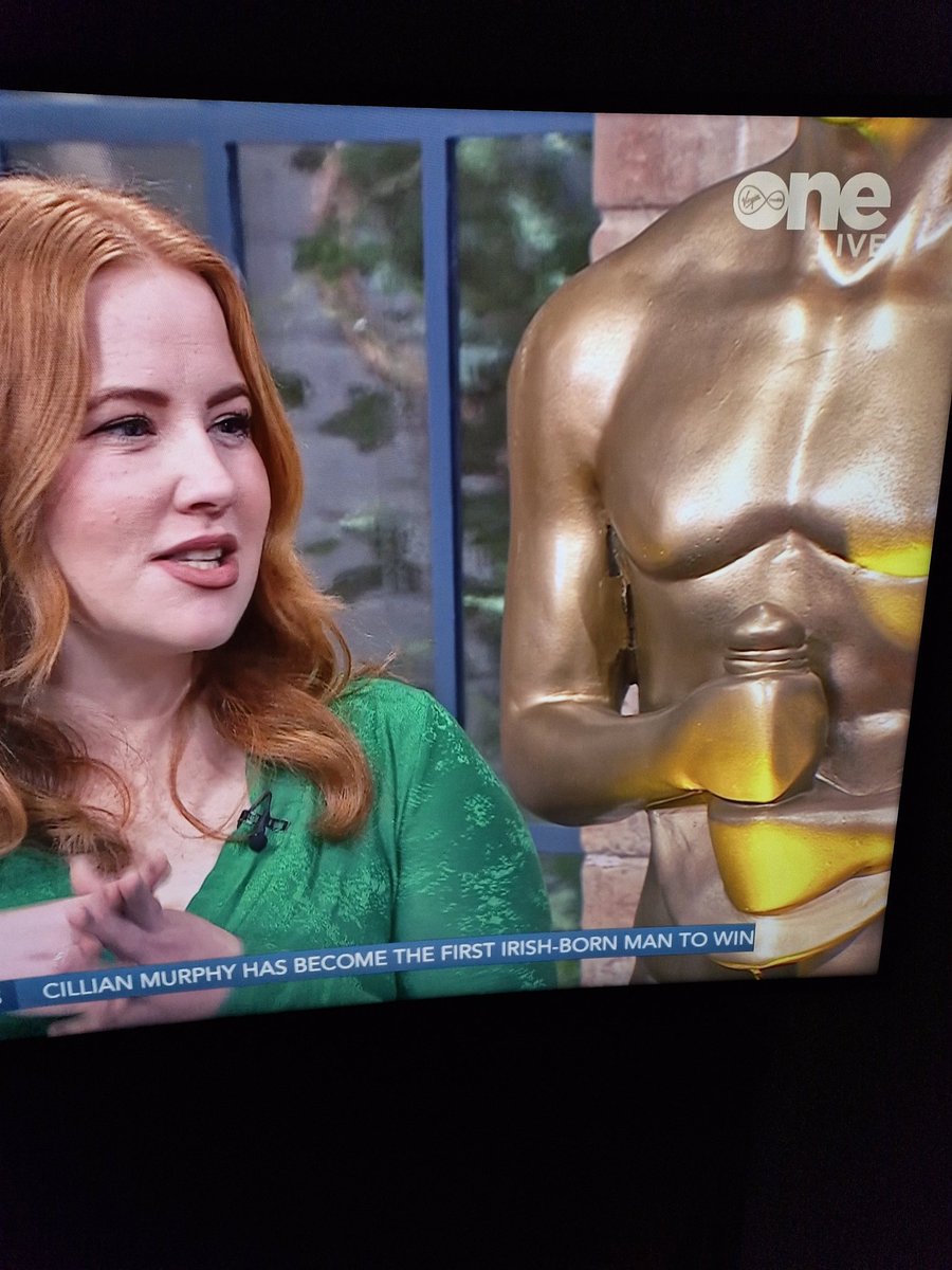 waynecol76's tweet photo. @IrelandAMVMTV Really think yous need to change your stage props 🤣🤣🤣 https://t.co/buHvi03QG4