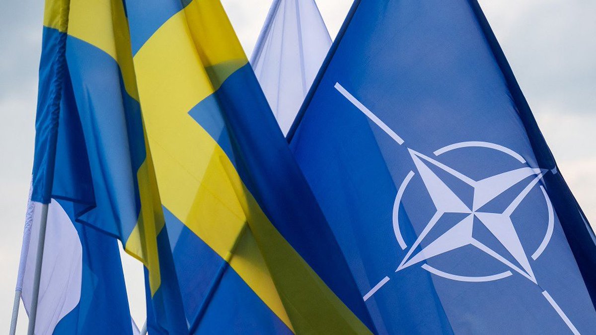 C’est fait ! 🎉 La Suède devient le 32e membre de l’OTAN. 🙌🇸🇪

Après la Finlande 🇫🇮 l’an dernier, l’adhésion de la Suède, pays neutre durant plus de 200 ans, marque le changement stratégique en cours en Europe.
Poutine pensait nous diviser en nous menaçant, il a renforcé notre