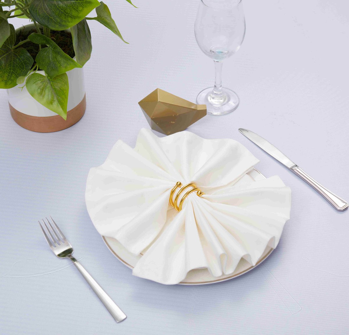 SidefuTextile's tweet photo. Perfect for adding a touch of elegance to your table settings, our cotton napkins come in a variety of colors and sizes to suit any occasion.
#HotelLinenSupplier #Cottondinnernapkins https://t.co/bqwf31fvvJ