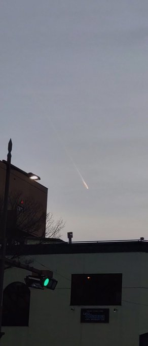 彗星みたいな飛行機雲じゃ!! 