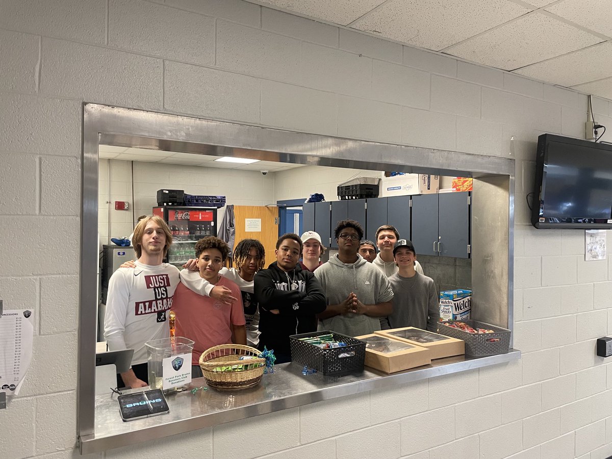 We had 40+ players volunteer to help with concessions this weekend, this was our mid day Sunday crew! Go Bruins!