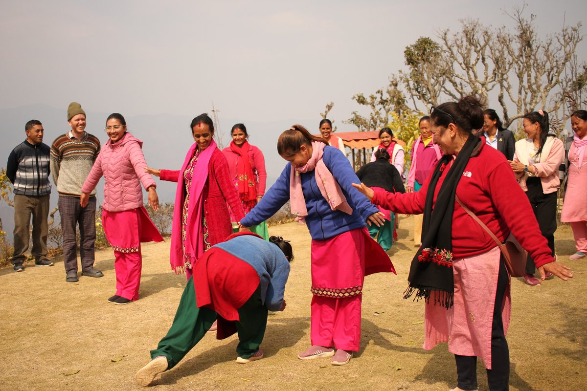 Energizing learning and laughter filled the air during Sandy's dynamic Teacher training session at the Naratika Community Learning Centre in Okhaldhunga! 🍎✨

#EmpoweringEducators #VolunteerwithVIN #Teacherstraning #CommunityLearning #Okhaldhunga