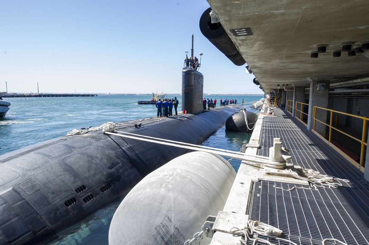 Welcome to the land down under! 🇦🇺 
USS Annapolis (SSN 760) docked at HMAS Stirling, a naval base in Western Australia, marking the first visit by a @USNavy submarine in 2024. 

#AUKUS #unmatchedpropulsion #alliesandpartners  #stewardship  
dvidshub.net/news/465852/an…