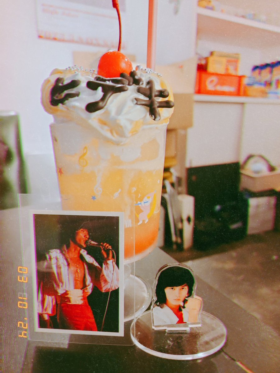 shouwaretoro's tweet photo. 喫茶フルーッさんにて
ヒデキ🥰🥰🥰
#西城秀樹 https://t.co/JFpu2vNR7G