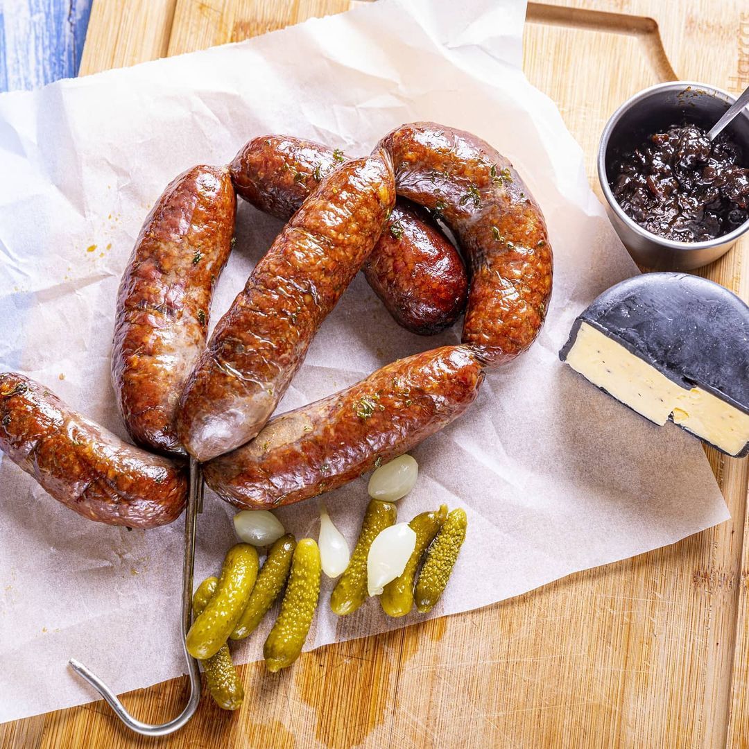 These sausages sound delicious from <a href="/gameandflames/">Game and flames</a> you can now find the recipe on our website! 🦌 Link in bio 🔗
....
Just love this venison and smoked jalapeno sausage I made with the @bradleysmoker_europe