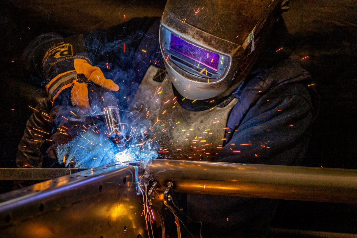 ScottsPrecision's tweet photo. You really can't beat welding photos!
#welding #fabrication #agriculture #farming #farminglife #agrimachinery #scottsprecisionmanufacturing #backbritishfarming #evolutionseparator #potatofarming #potato https://t.co/pFGYU3BR2D
