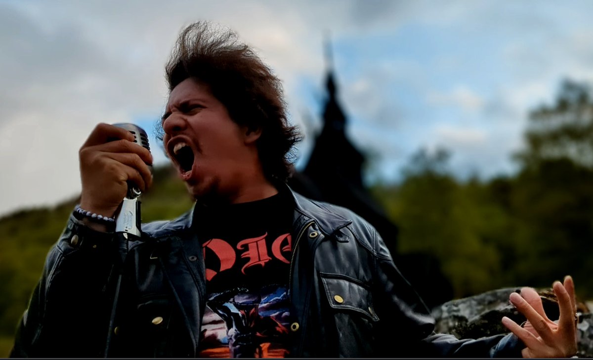 EgomindProject's tweet image. Time evolves all things aesthetically but the core usually remains the same, for better or for worse. 
If a total core change is needed, prepare for egodeath. If you love how you are, just keep on rockin´. If you are in the middle like most, patience is the key. 
#quotesaboutlife