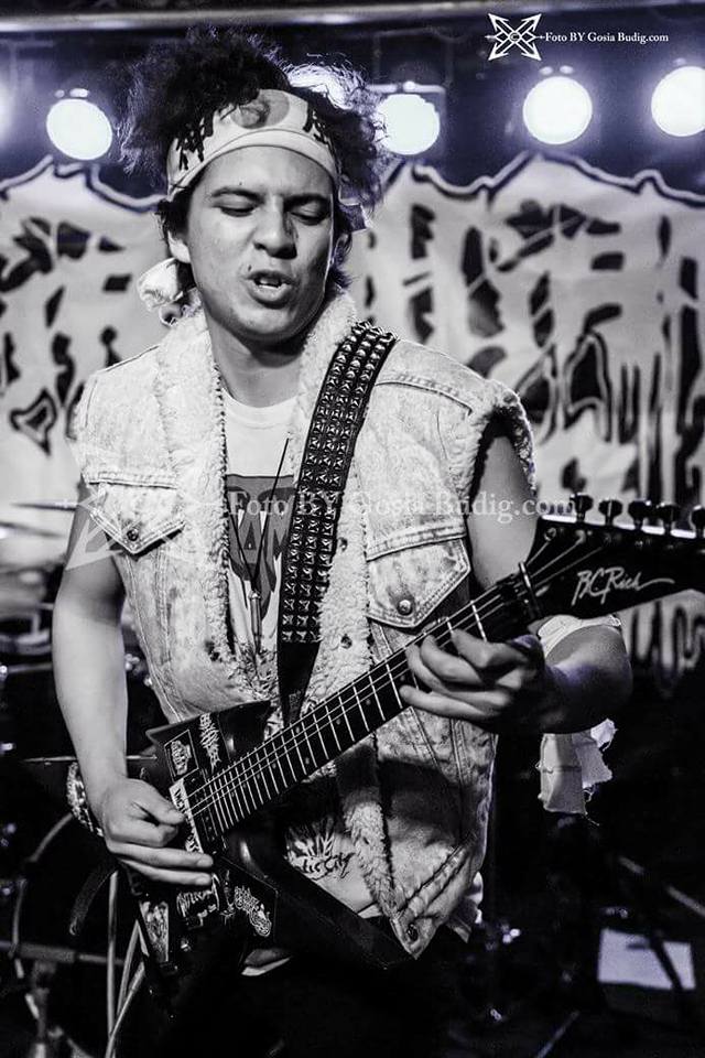 EgomindProject's tweet image. Time evolves all things aesthetically but the core usually remains the same, for better or for worse. 
If a total core change is needed, prepare for egodeath. If you love how you are, just keep on rockin´. If you are in the middle like most, patience is the key. 
#quotesaboutlife