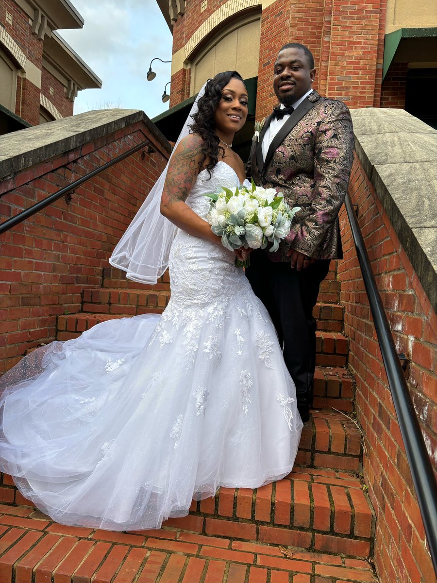 Rissa_speaks's tweet photo. Baby, we did it again!!! 10 years later and we're still locked in. โค๏ธ๐๐ฅ
#PromiseFulfilled #LoveStillExist #VowRenewal #HappilyEverBeckford #BlackLove #MarriageGoals #Art #photography #wedding #inspiration #CoupleGoals #Royalty #TheBeckfords #MyKing #HisQueen https://t.co/nUCWIuVHSV