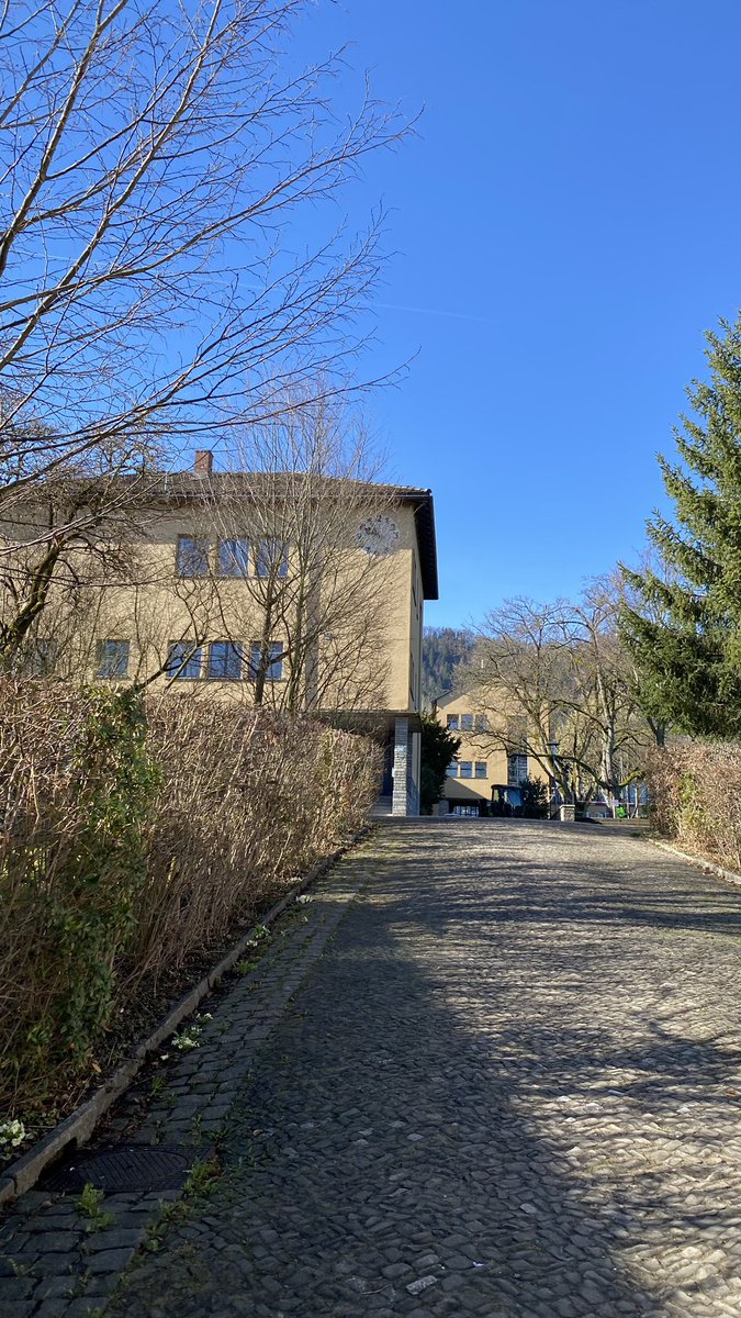 ravasio_mario's tweet photo. Zurück in der #Primarschule - Heute findet mein erster #Schulbesuch als Mitglied der #KSB #Uto statt! 🤓
Bin gespannt was mich erwartet! https://t.co/StSorw36UG