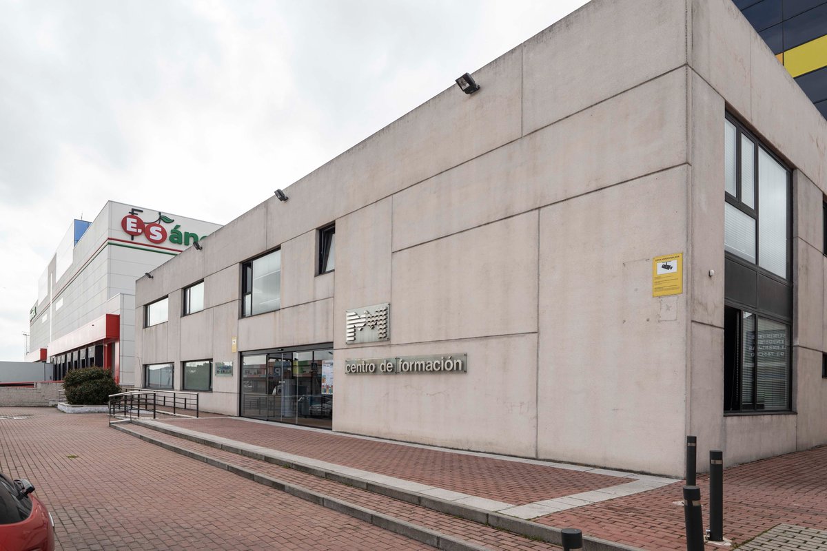 ➡️Apuesta por tu futuro en #MercamadridFormacion
 
✍️Inscríbete en una nueva edición del curso de actividades auxiliares de almacén ✅

👍Obtén tu certificado profesional para transpaleta eléctrica, carretilla contrapesada, apilador y preparador de pedidos📦