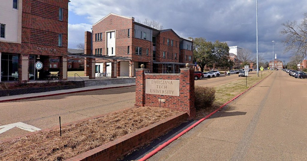 wtxnewsusa's tweet photo. Student stabs four others at Louisiana Tech University
#Crime #News_Briefing #USA_News #World_News #featured #Louisiana #Main_Headlines #stabbing_deaths #The_Metro #US_Crime #US_featured #World_News
https://t.co/f3JQRjnYNu https://t.co/s30Vbl12vD