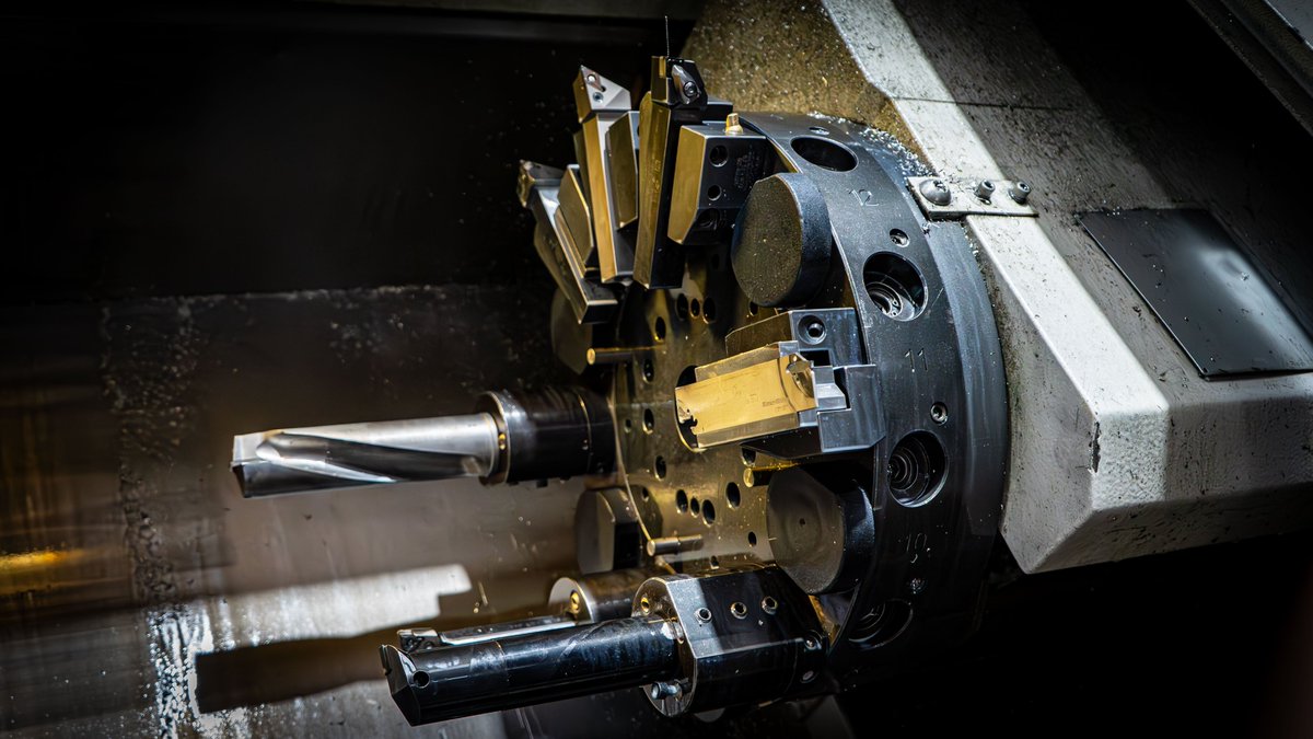 JonesNuttall_'s tweet photo. Rise and shine! Our Turning department is already in full swing with the buzz of machinery. Take a sneak peek at the action with these shots of our Cincinnati Hawk. 🛠️ #goodmorning  #CNCTurning #Cincinnati  #BehindTheScenes https://t.co/Zxk7t6FaVY