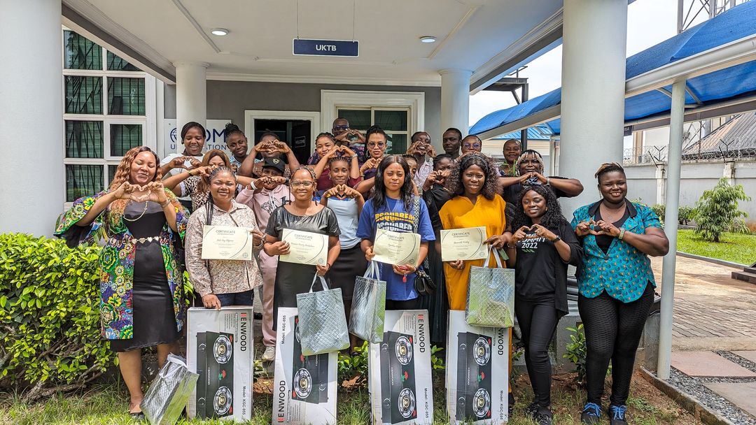 IOM_Nigeria's tweet photo. To mark #IWD2024, IOM colleagues in the Benin Sub-Office held a discussion on how to address gender-based violence and empower women.

It was also the occasion to celebrate the unwavering determination of 4 outstanding Nigerian women who returned to Benin with IOM's support. https://t.co/60XP7A4RMD