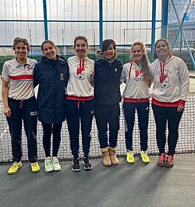 🏆 CAMPEONAS DEL VNRC ABSOLUTO FEMENINO

💪🏼 El equipo femenino del <a href="/Tenis_pamplona/">Club Tenis Pamplona</a> se ha alzado con el título tras imponerse en sus tres eliminatorias frente a Oberena, Bilbao TC y Fadura.

👏🏼 ¡Enhorabuena!