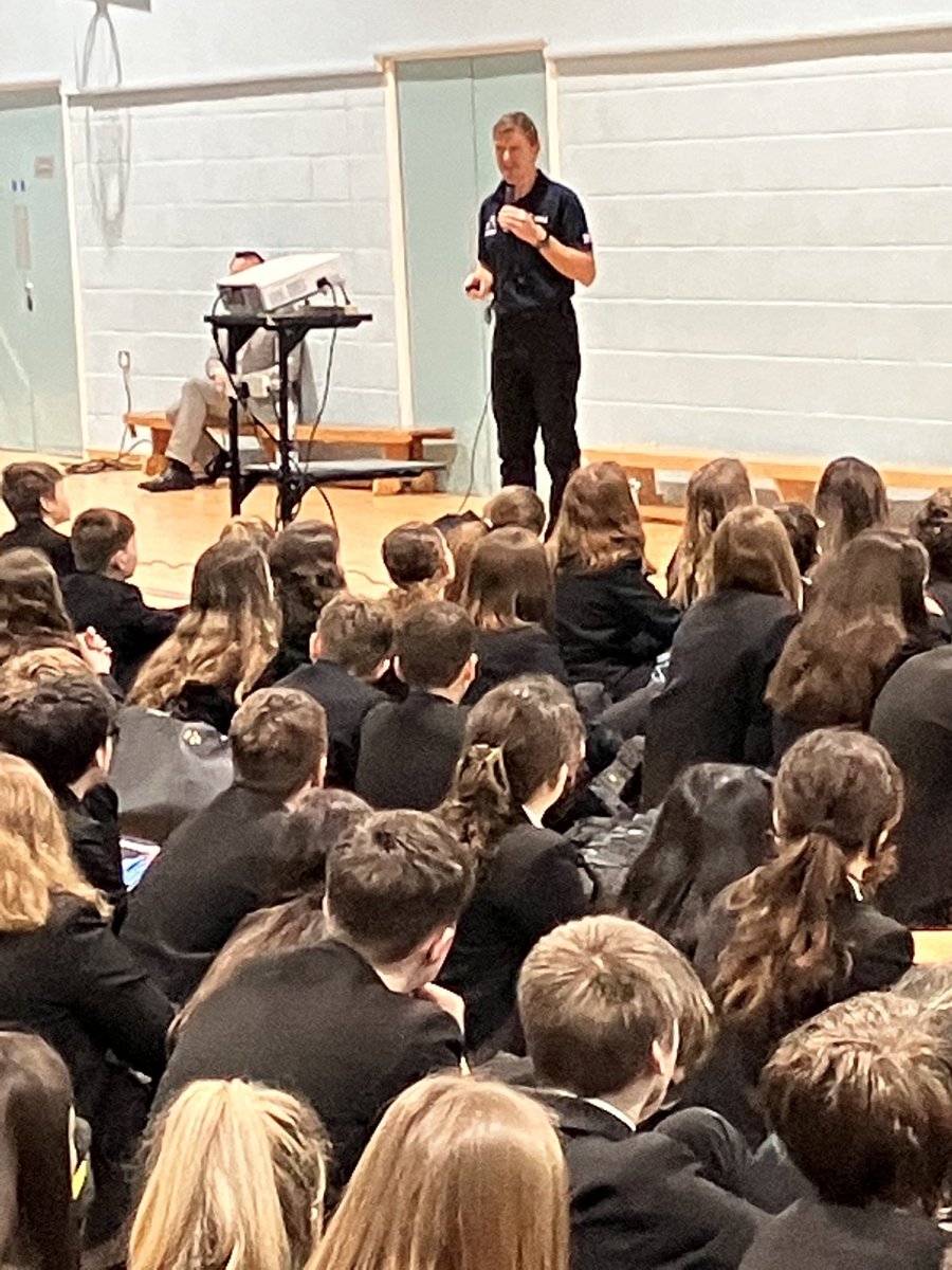 Delighted to have Major Tim Peake at Midhurst Rother College in to lead our whole school assembly today at the start of National Science Week. Thank you for coming! ⁦@astro_timpeake⁩ @UnitedLearning⁩