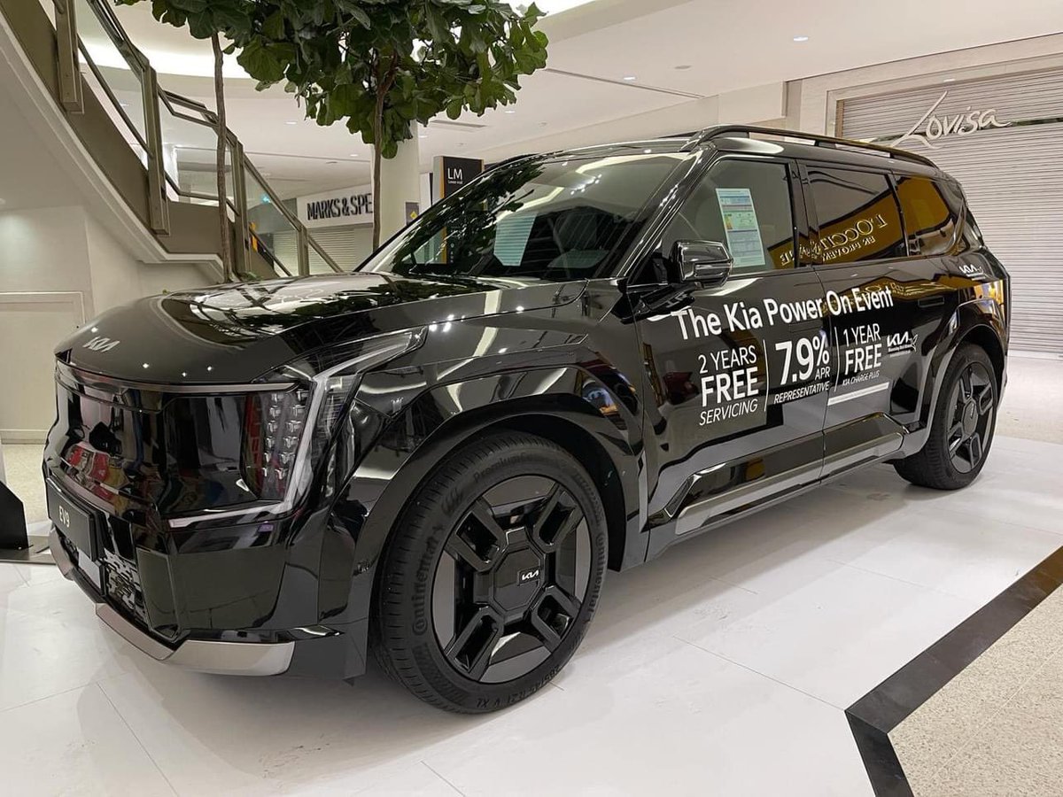 HummingBirdPlc's tweet image. We are at Atria Watford all week 💪💪

If you are in the area , come along and find out about the new Kia range.

#atriawatford #kia #carsondisplay