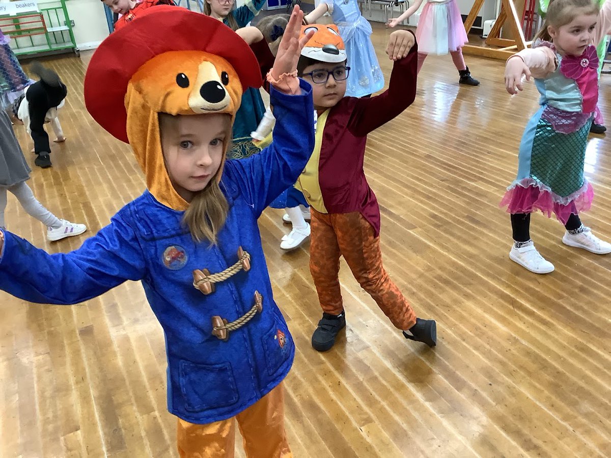 CedarDallamCPS's tweet photo. World book week #dallamenglish https://t.co/HX2zKRhHhB