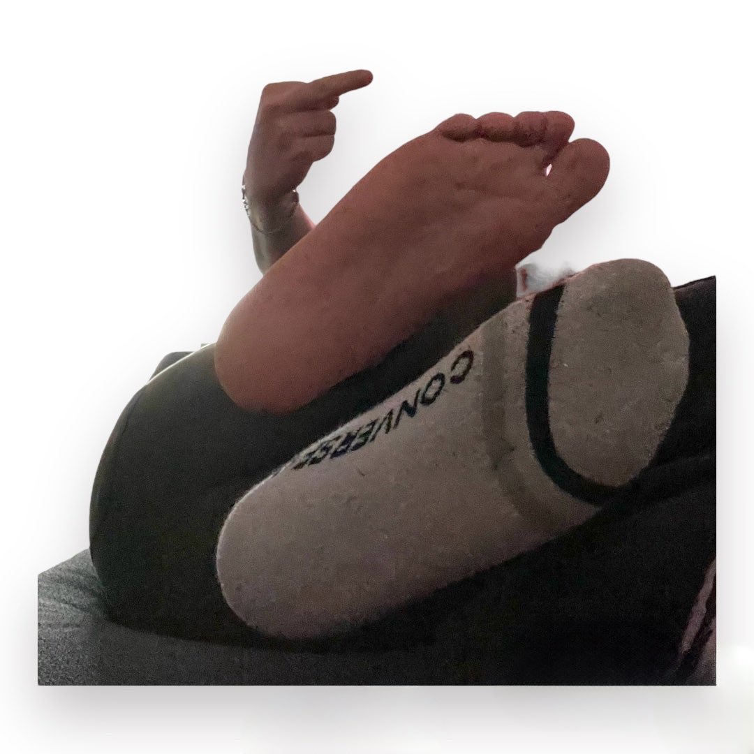 MasterItchyToes's tweet photo. The choice is yours socks or not what matters to me is your money. #paypig #paypiggies #cashslaves #findom #footmaster #alphadom @RTslavemaster @retweet4Mfeet @AlphaKingsRT @findominfluence @RTslavemaster @PromoRTpig @RTcashmasters @MASTER_UPDATES @rt_find @Toeypromo @officer_rt https://t.co/WA2eg2VGST