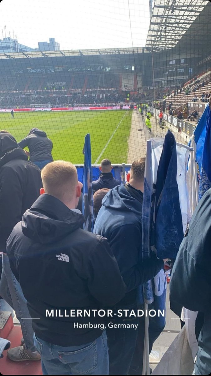 fxbi_realive's tweet photo. Samstag: KSV gegen KSC ✅
Sonntag : st. Pauli gegen Hertah BSC ✅ https://t.co/BgLioEekM3