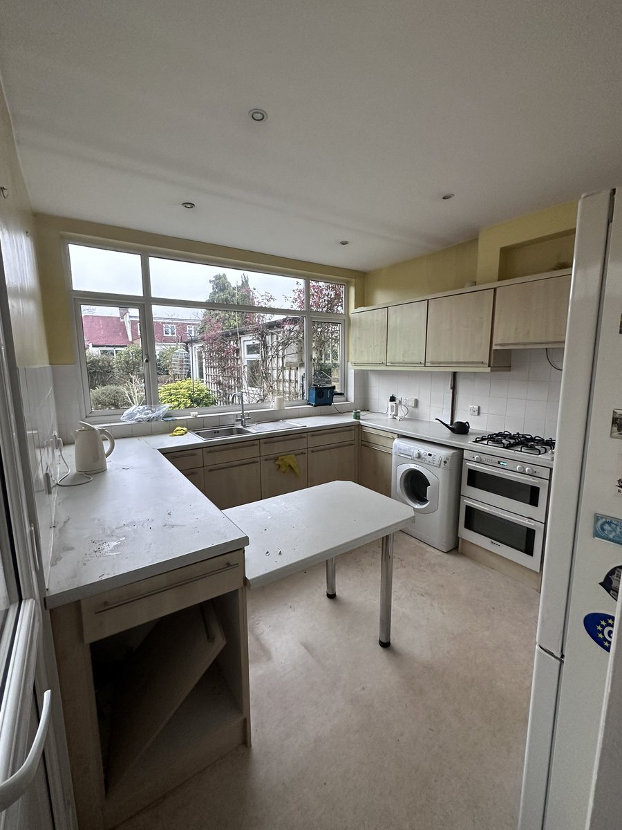 New kitchen project starts today in Twickenham. A full installation to include a full house require by my electricians (True electrical based in Whitton) and decoration by Dave at David Wilson Property maintenance. The kitchen is being supplied by Howdens.