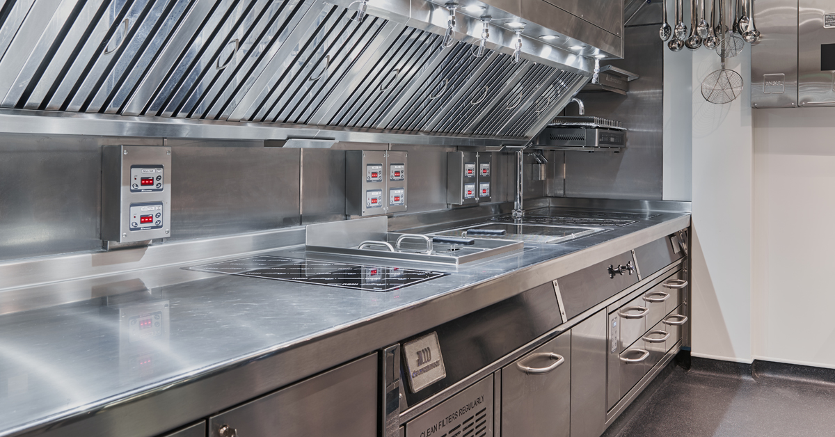 TAGukltd's tweet image. Do you want a kitchen that is easy to clean and sanitary?
 
Our seamless kitchen design is the perfect solution. With no dirt traps to worry about, you can rest assured that your kitchen is always clean and safe!
 
#KitchenInnovation #CommercialKitchenDesign