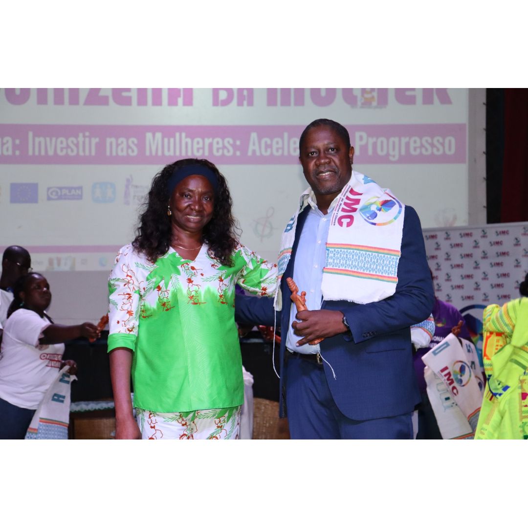 SOS_GUINEBISSAU's tweet photo. We would like to thank Madam Minister of Women, Family &amp; Social Cohesion for recognizing the efforts made by SOS Children's Villages and its staff on behalf of vulnerable girls and women in Guiné-Bissau. 
#InspireInclusion 
@soscvWCNA https://t.co/l4jOUtlKrp