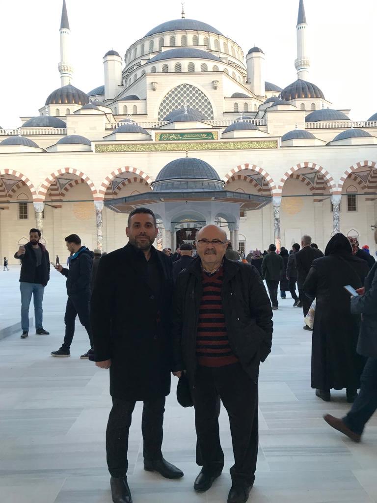 Ramazan ayının manevi ikliminde sofralarımızın, sohbetlerimizin ve gönüllerimizin huzurla dolacağı günleri yaşıyoruz. Rabbim kutlu etsin 

İsraftan ve israf etmekten Rabbim korusun bizleri.