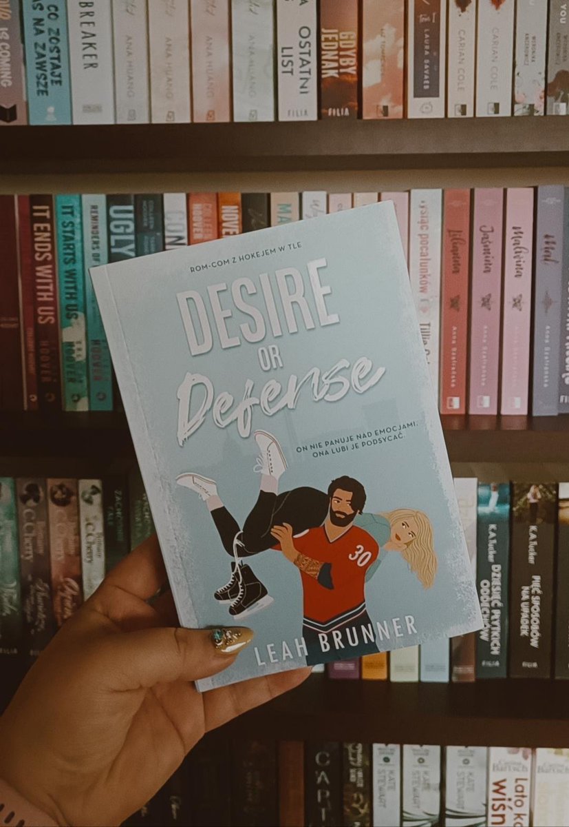 MolMolami's tweet photo. "Desire or Defense" już w moich łapkach!  ⛸️
#leahbrunner 💙 

Reklama dla #WydawnictwoJaguar https://t.co/94t8QdZANG