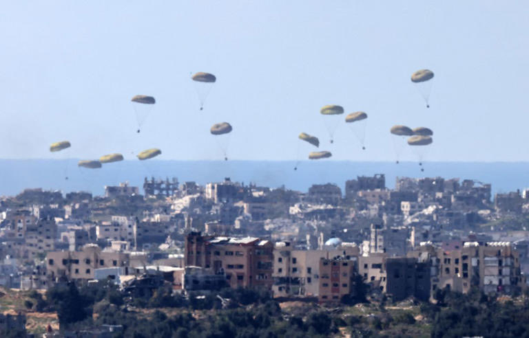 IslamMediaFR's tweet photo. 🇲🇦🇵🇸FLASH - Le Maroc va envoyer 6 avions C-130 des Forces Royales Air afin de larguer les aides humanitaires à Gaza. (Médias marocains)

Pour ne rien manquer, suivez-nous @ActualiteMMFR https://t.co/6yizPiqdaI