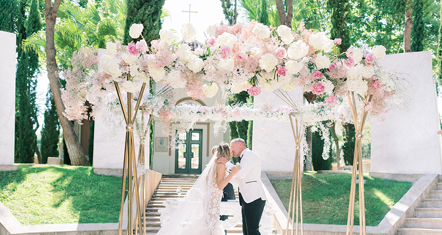 Chic&StylishWeddings tweet media