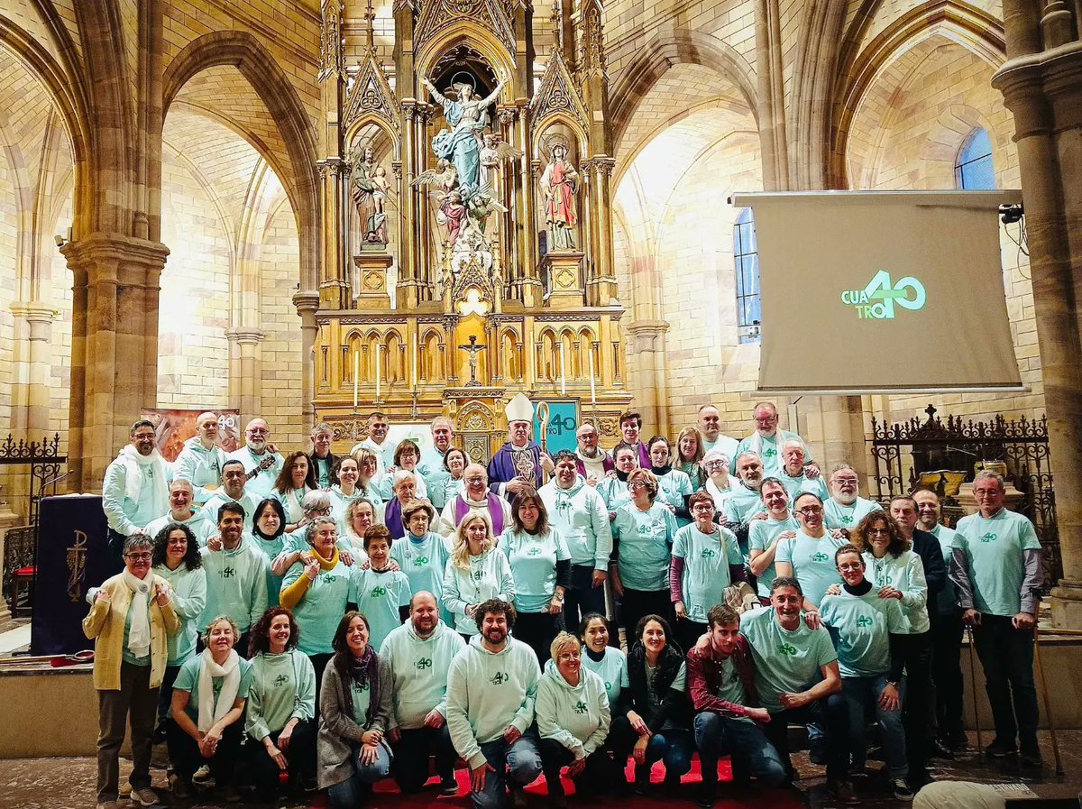 ACGevangelizar's tweet photo. "¡Contagiad la alegría de haberos encontrado con Jesucristo en el #cuatro40, contagiad a la parroquia, contagiad a las parroquias, contagiad a la diócesis! Tenéis mi aprobación." Nos ha dicho D. Arturo Ros, obispo de Santander. https://t.co/RGtLWDFWLi