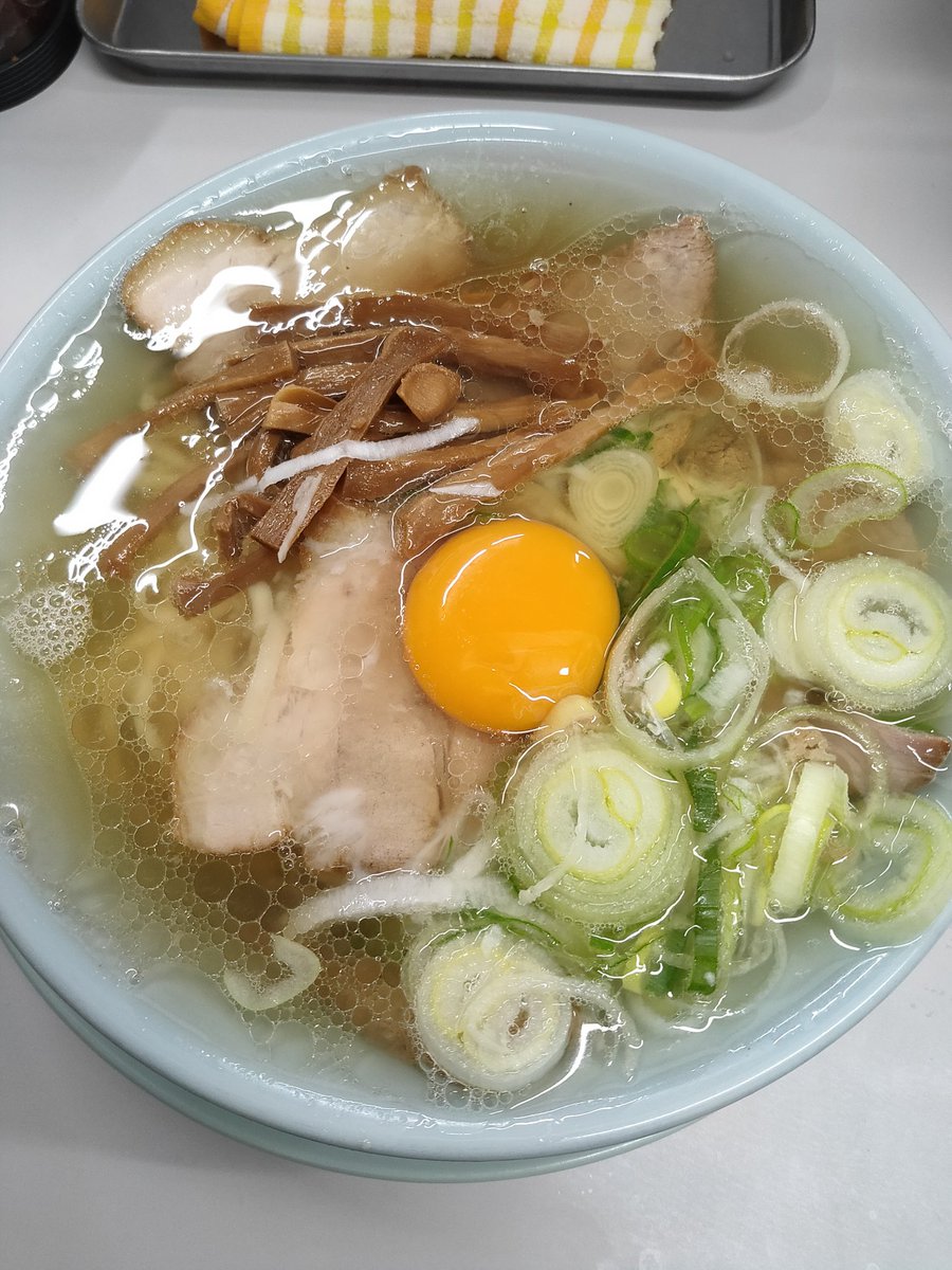 edonomori's tweet photo. 中野 邦ちゃんラーメンさんで中華そば🍜塩変更を生卵🥚のせて月見そばにして頂きました。 https://t.co/CjdMoQV7fZ