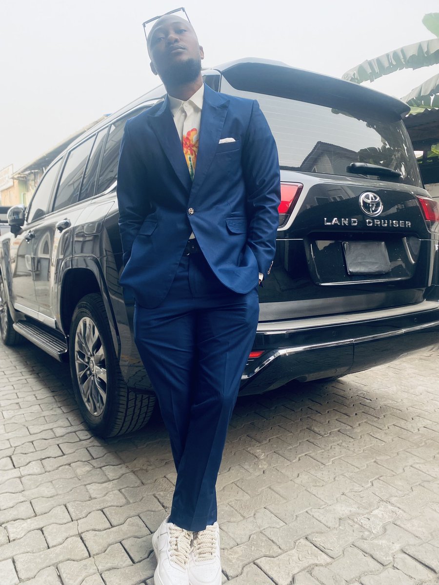 kourageouze's tweet photo. Acquiring more  knowledge is not a bad idea, learning everyday is part of the process of building yourself up, i just want to thank @MrempowermentN the president of #Pwanwangroup and my able Coordinator @OfoegbuCharles_ for imparting wisdom to me through #Pwanmaxseminar #OjuEko https://t.co/4PFiBpTlEd
