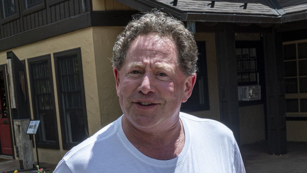 IGN's tweet photo. Former Activision CEO Bobby Kotick is reportedly interested in buying TikTok. https://t.co/Fu6iDVqTux https://t.co/P3yp6kEGQa