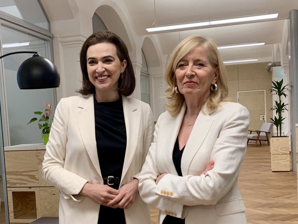 The upcoming EU elections, disinformation campaigns and the new freedom of information law in Austria #FOI were the topics between ⁦@EUombudsman⁩ O’Reilly and Austrian Justice Minister ⁦@Alma_Zadic⁩ at #RightsForum24 in Vienna