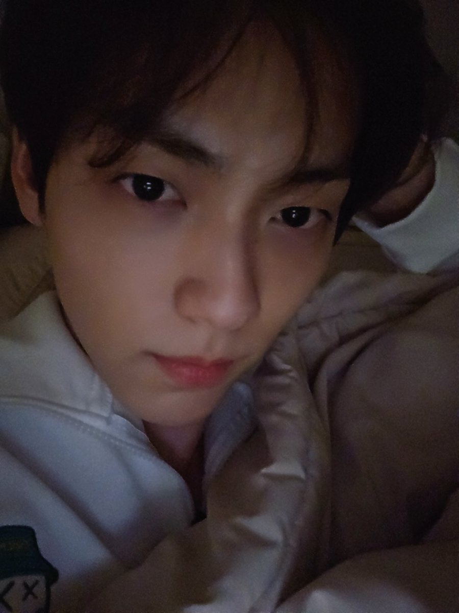 finding moots / mutuals ^-^

hello! i'm chris, I'm looking for interactive moots ☆ !

 - she/her filo 19
 - not new on #kpoptwt &amp; #stantwt
 - a moa, blink, midzy
- any fandom is welcome 🤗
- lf kabardagulan ^-^ 

♡/↻ to be moots + to spread. thank you 🥠