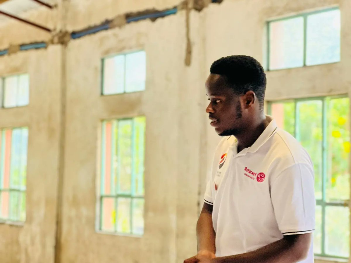 rottanzania's tweet image. In a special way, let us appreciate our team's lead on this project @ruge_tz_ . Thank you for leading the team so well and the impact of the project #KisimiriBookDrive

#RELI #CreateHope 

@RotaractD9214 @PrincessPrude