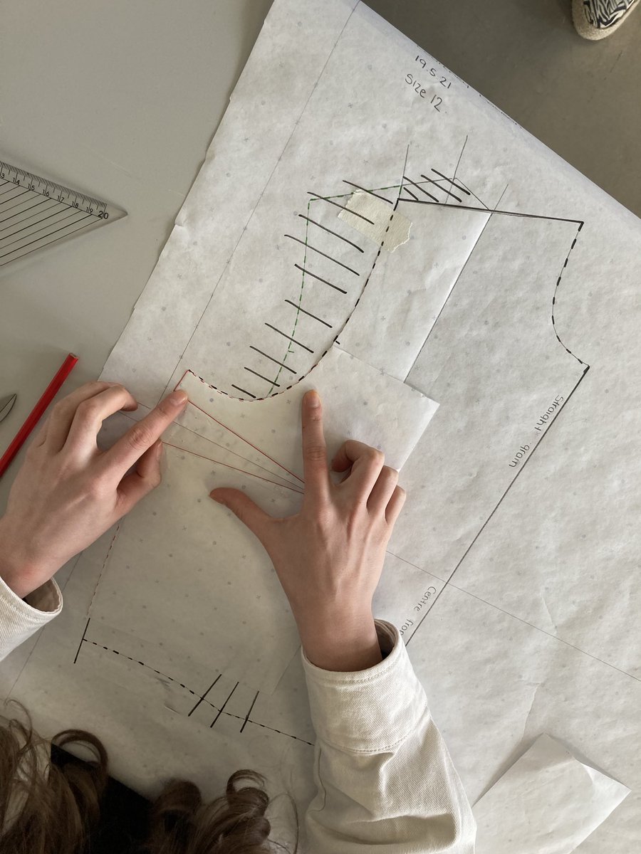 SewSisters_'s tweet image. Come and learn how to pattern cut, classes are on each Wednesday 10am- 2pm #patterncutting #PatternCut  #LearnNewSkills #skills #NewSkills