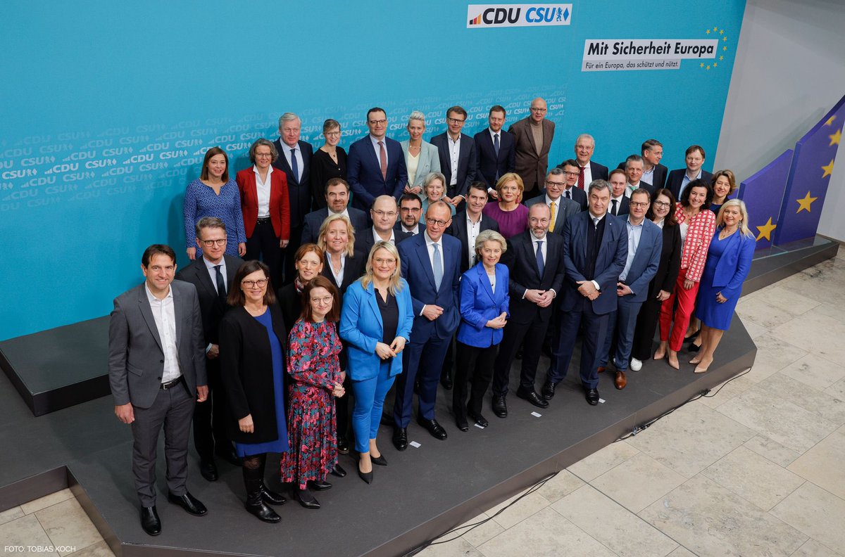 Gemeinsame #Präsidiumssitzung von @CDU und @CSU in Berlin: Wir sind gut und geschlossen unterwegs. Wir sorgen dafür, dass #Europa #Freiheitsversprechen und #Schutzraum ist. Dafür steht unser gemeinsames Wahlprogramm „Mit Sicherheit Europa - Für ein Europa, das schützt und nützt“.