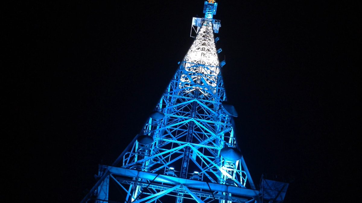 miyatele's tweet photo. #東日本大震災から13年
今夜、仙台市太白区の大年寺山にある
 #ミヤテレタワー は「#鎮魂の光」を
テーマとしたライトアップになっています。

#ミヤギテレビ #ミヤテレ #宮城
#東日本大震災 #鎮魂 #東日本大震災13年 
#東日本大震災を忘れない https://t.co/qyCylEpRp5