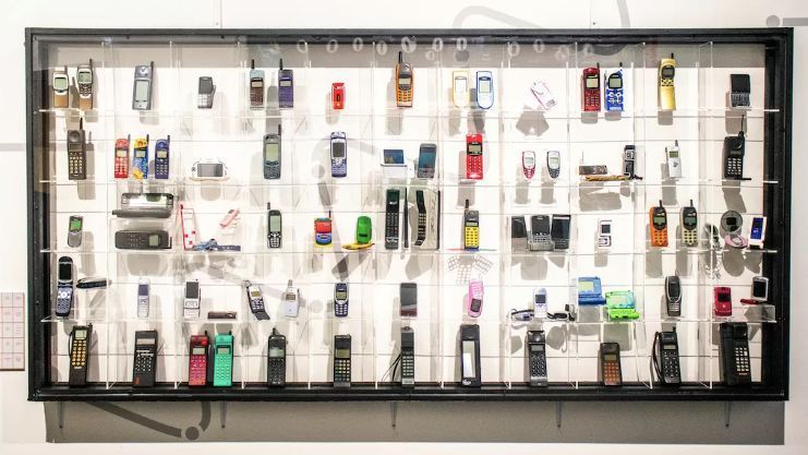 Our March theme is 40 Years of Mobile Phones📱#MobilePhones40 inspired by @BenWood's work on the current Going Mobile exhibition, a collaboration between the Mobile Phone Museum @phone_museum & Museum of Global Communication @PKPorthcurno. Read more here: buff.ly/3PgwaGT